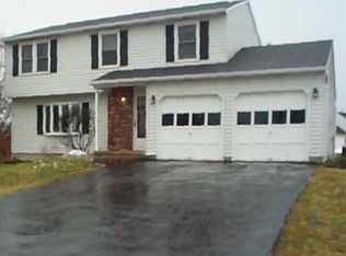 8393 Winterberry Way, Liverpool, NY 13090