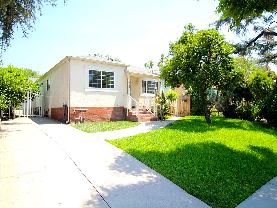 1945 Glenwood Rd