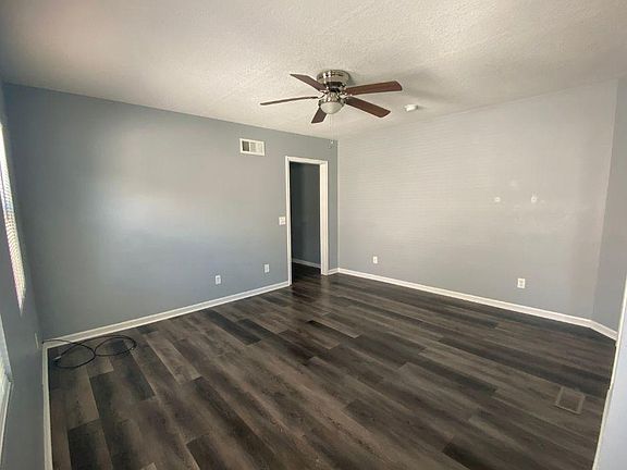 2nd image of 2318 Sylvanie St #2318