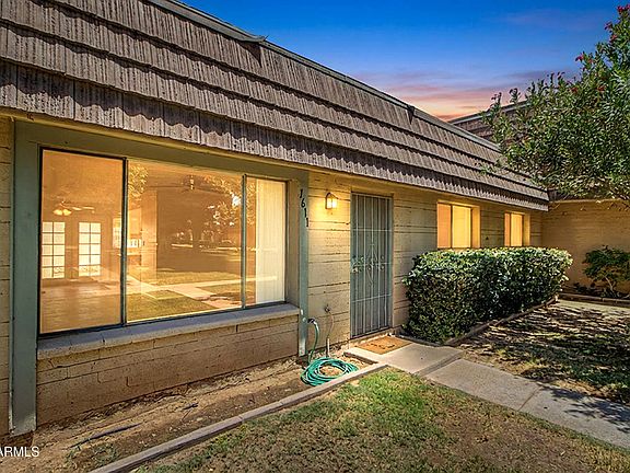 3rd image of 1611 E NEWPORT Drive