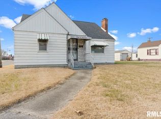 2667 S 7th St, Springfield, IL 62703