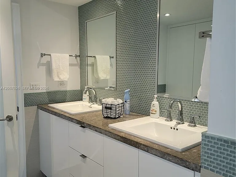 199 Ocean Lane Dr #1206 — Photo 33