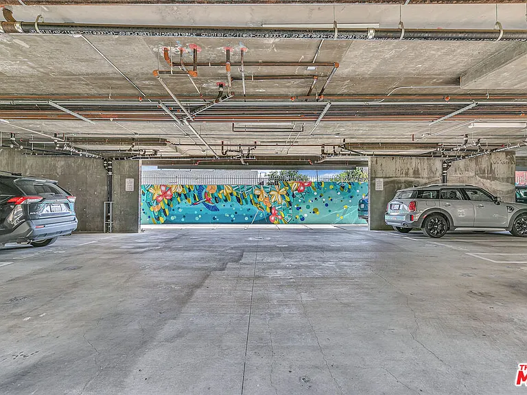 747 Lillian Way #8 — Photo 29