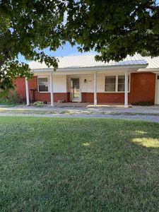 202 Maple St, Hennessey, OK, 73742