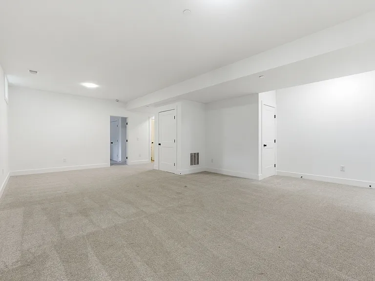 916 Waterview Dr — Photo 6
