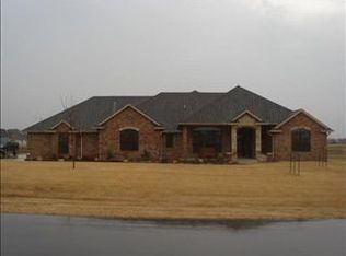 1802 River Ridge Ln, Tuttle, OK 73089