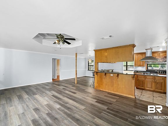 4th image of 12606 Illinois St