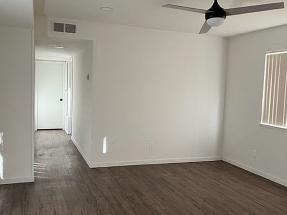 4th image of 1421 Drake Dr APT B