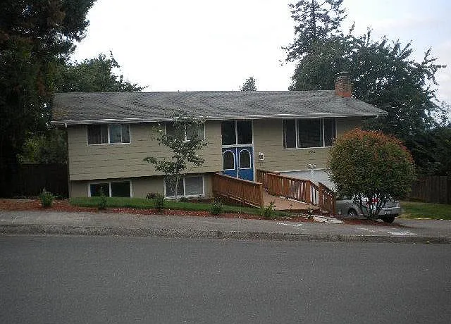 1890 Greiner St photo 1