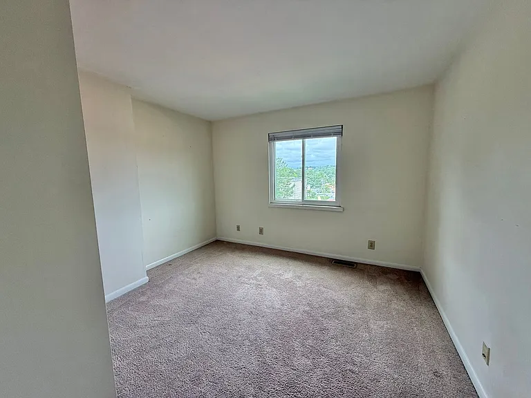 319 Harvest Dr — Photo 25