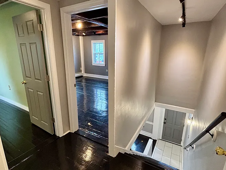 11-13 Elm St #11 — Photo 12