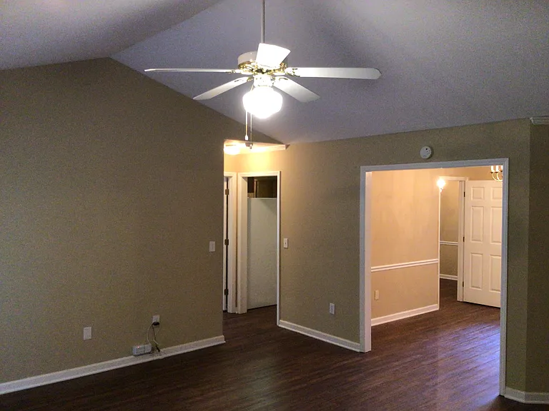 1321 Kenwood St — Photo 5