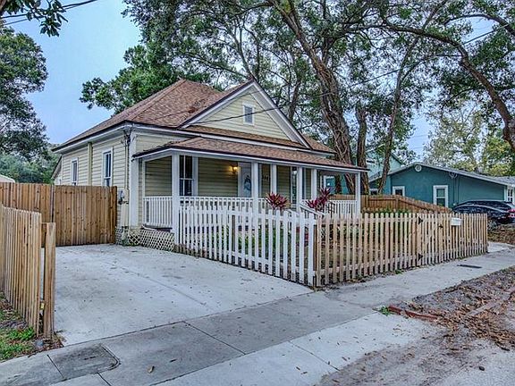 2nd image of 3908 N Darwin Ave