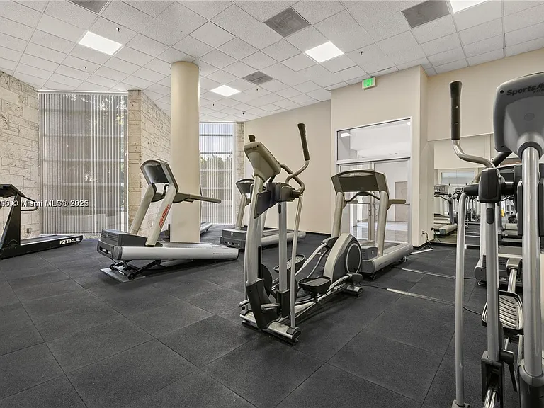 5151 Collins Ave #923 — Photo 28