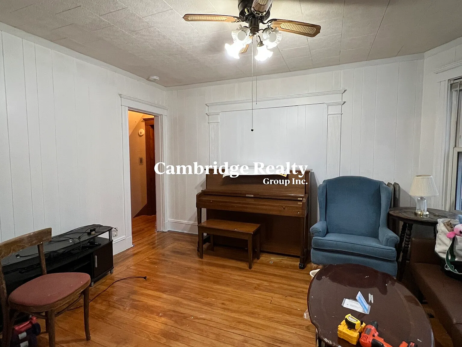6 bed, 2.0 bath, 1962 sqft, $7,800 — Photo 4