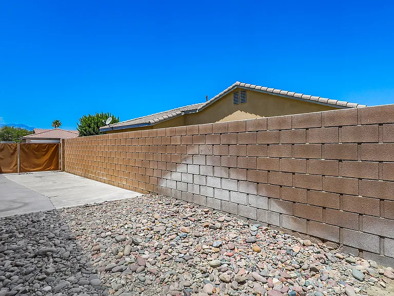 47820 Calle Zafiro — Photo 32