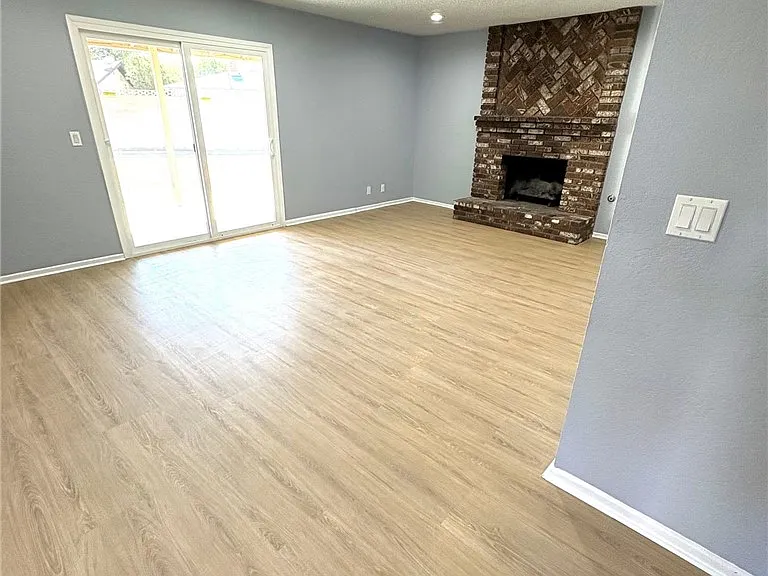 504 Heyer St — Photo 4