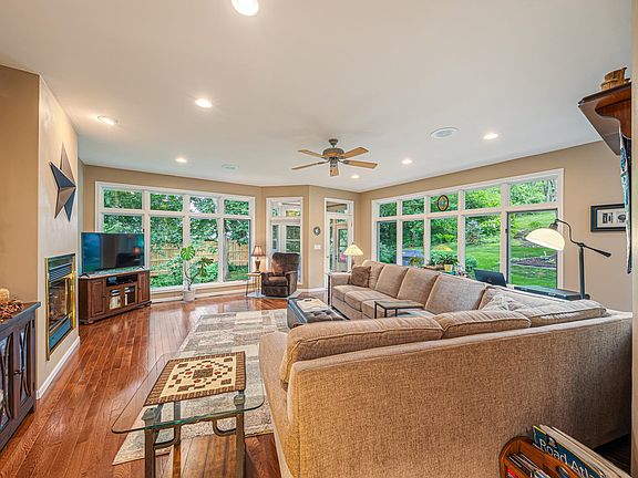 5th image of 8405 Ridgeview Ct