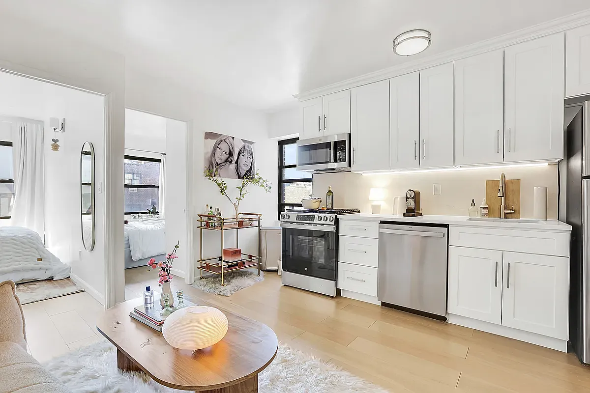 200 Bowery — Photo 1
