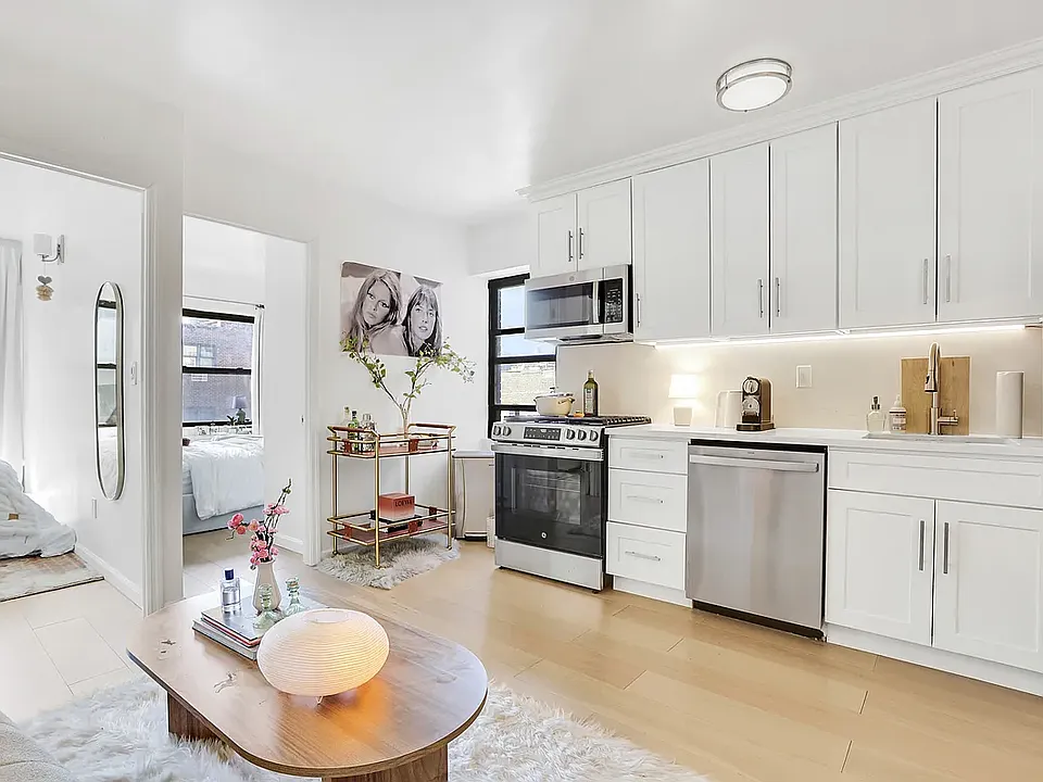 200 Bowery #7E