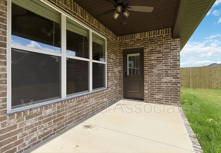 1240 Mammoth St — Photo 34