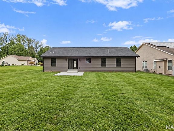 5th image of 721 Pleasant Valley Dr