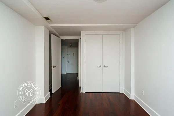 Rented by MySpaceNYC | media 26