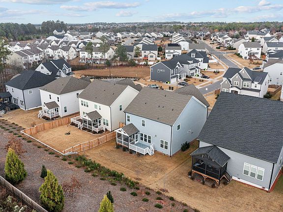 4th image of 1600 Ferntree Ct