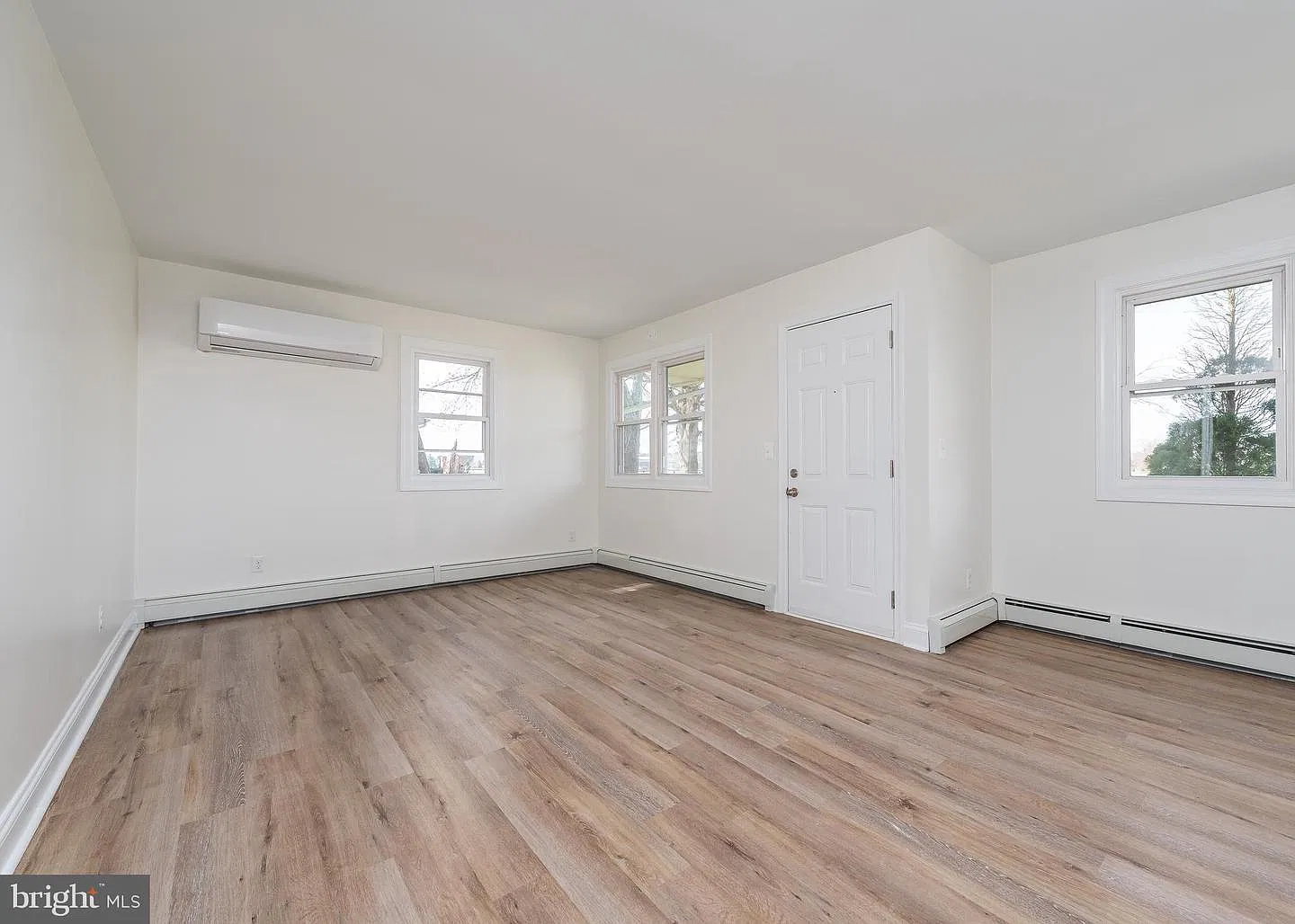 7275 Ocean Gtwy — Photo 1