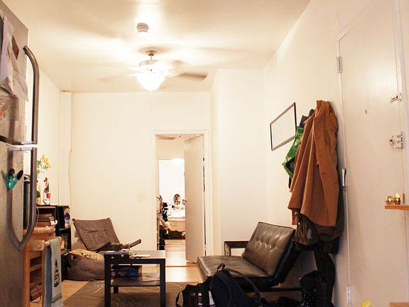 5th image of 310 Jefferson St APT 3R