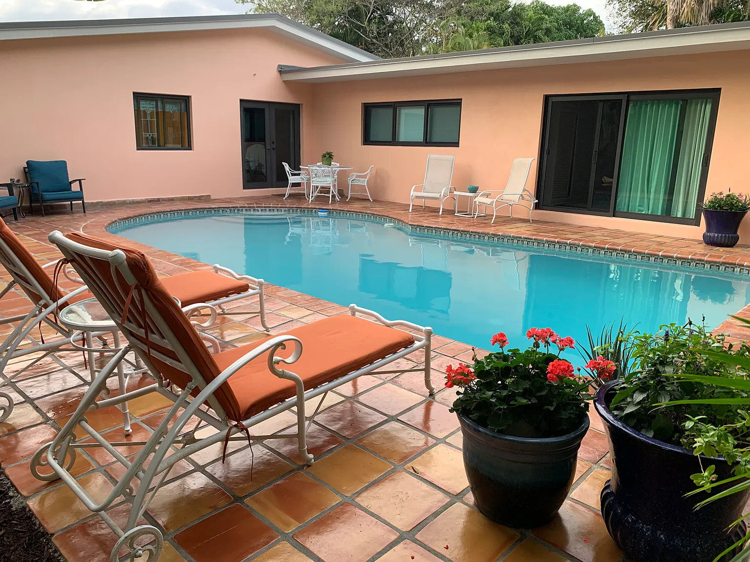 3 bed, 2250 sqft, $6,800 — Photo 3
