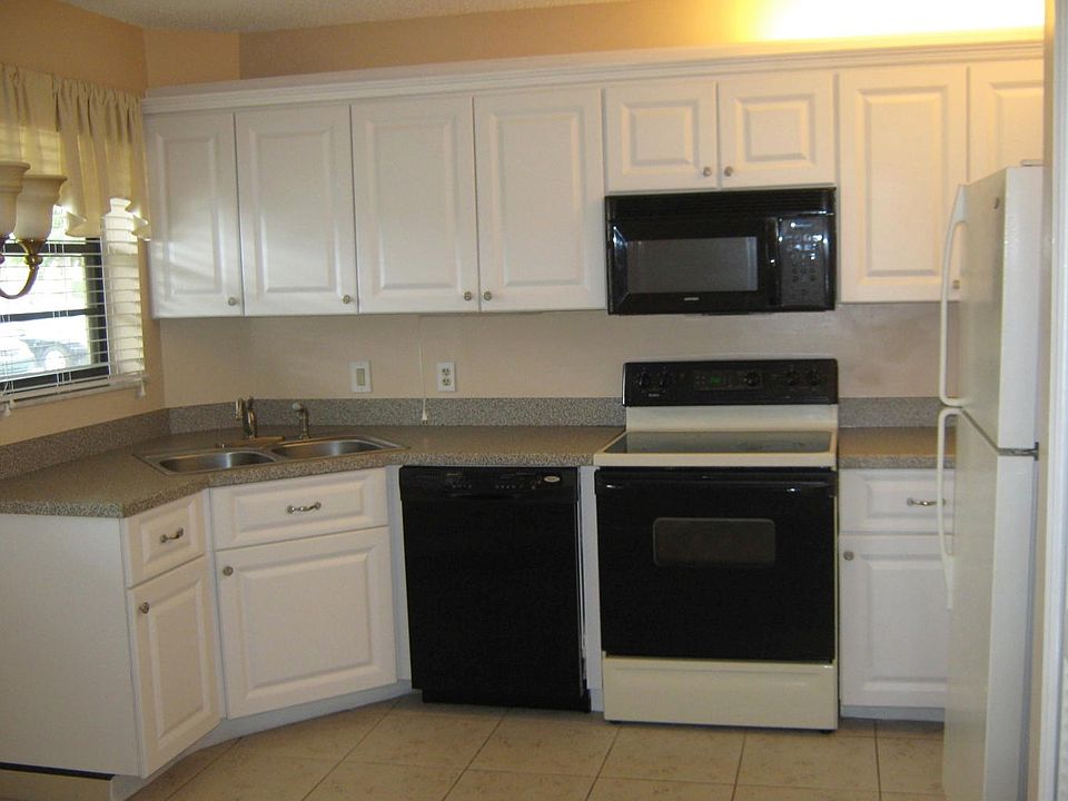 1st image of 6033 Parkwalk Dr