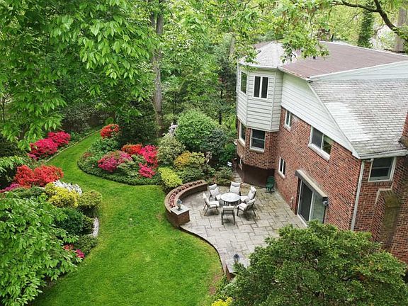 2nd image of 21 Wooleys Ln E #21