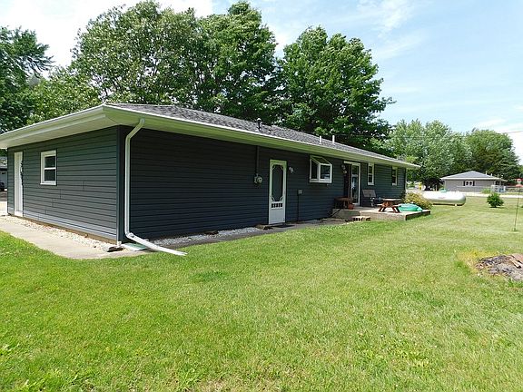 3rd image of 10346 Evergreen Dr