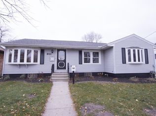 811 Maple St, Essexville, MI