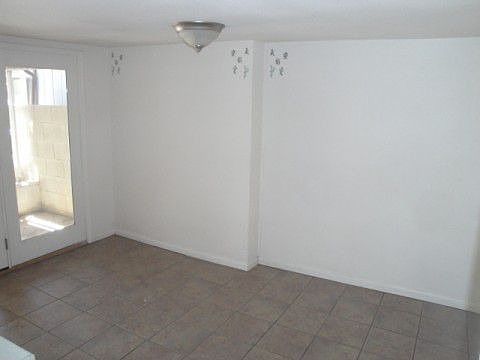 2nd image of 929 W Mission Ln