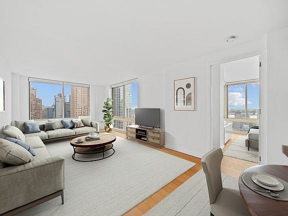 2nd image of 260 W 54th St APT 11G