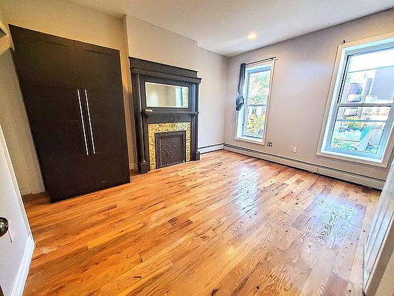 4th image of 490 Marion St #3L