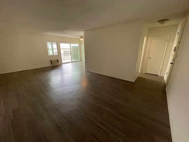 4534 Los Feliz Blvd #205 — Photo 8