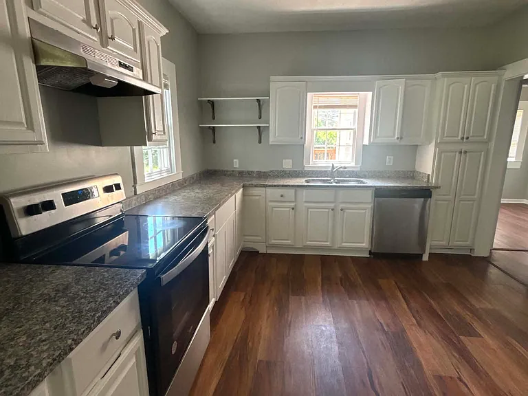 920 Lamore St — Photo 22