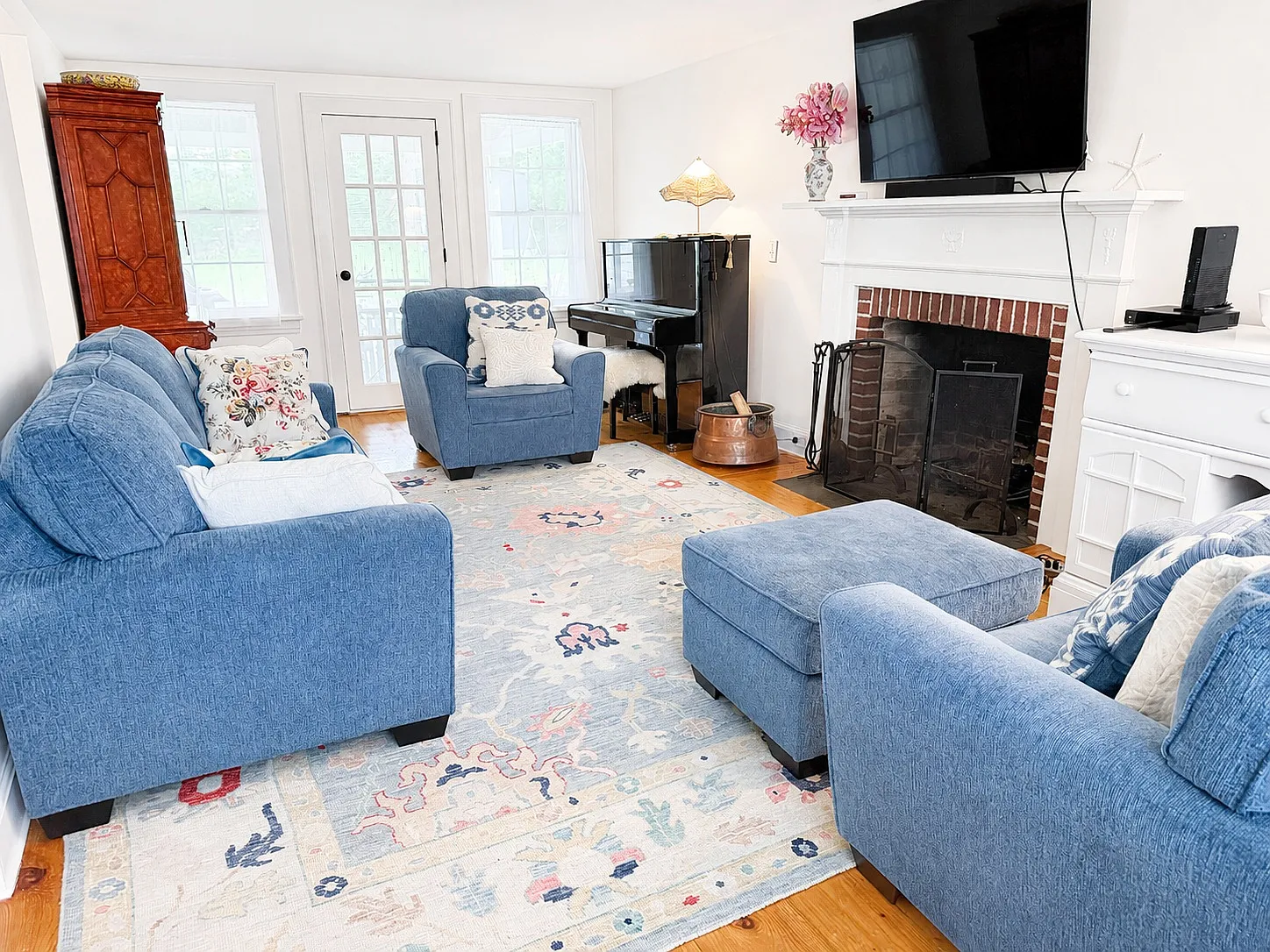 4 bed, 1.5 bath, 1494 sqft, $5,900 — Photo 4