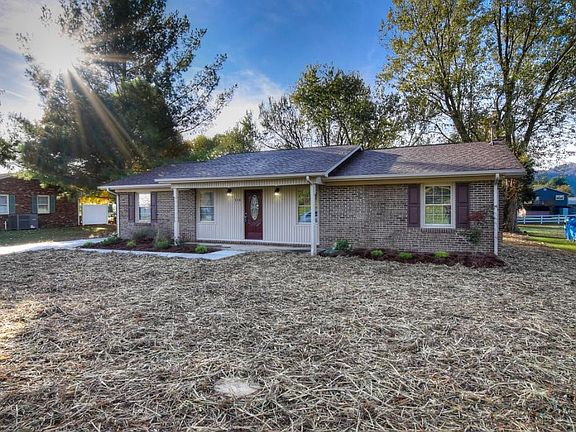 2nd image of 114 Camelot Ct