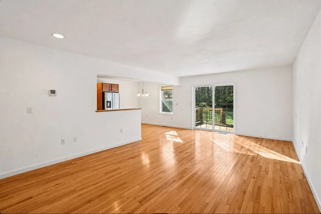 2 bed, 2.5 bath, 1619 sqft, $3,250 — Photo 4