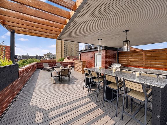 5th image of 843 W Buckingham Pl #4E