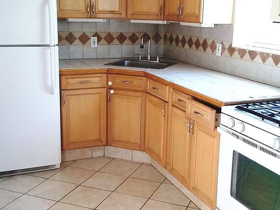 5th image of 3152 Ampere Ave #2