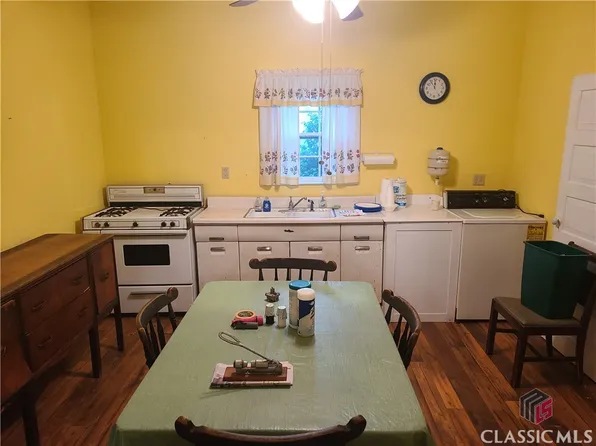 263 General Daniel Avenue S, Danielsville, GA 30633