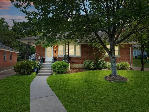 1540 N Berry Rd, Saint Louis, MO 63119