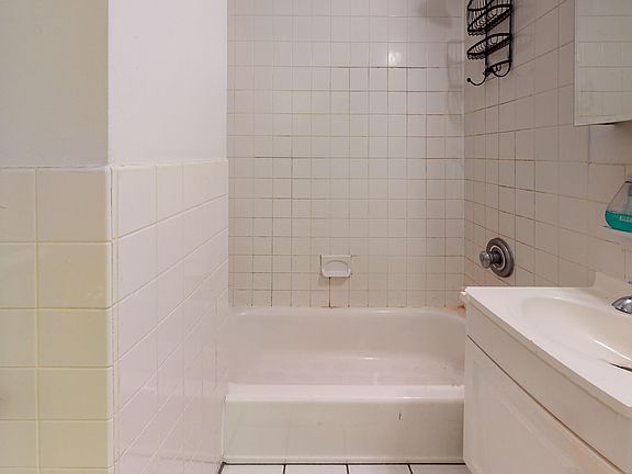 5th image of 1483 1st Ave APT 4f