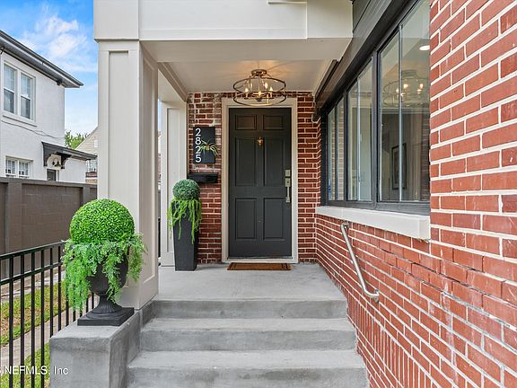 3rd image of 2825 OAK Street