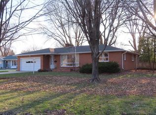 190 Parkridge Dr, Mason City, IA 50401
